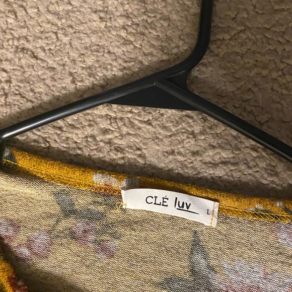 Burnt Orange Long Sleeve Crop-Top with Red Roses - Picture 3 of 3